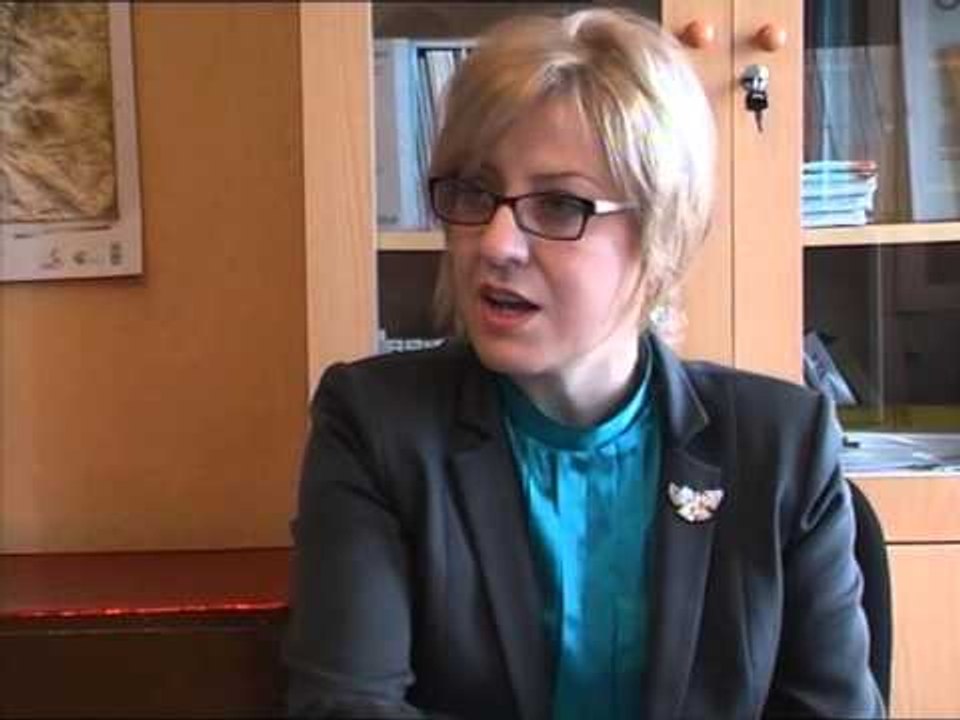 SKANDAL NE POGRADEC NXENESIT MERRNIN DIPLOMAT PA SHKUAR ASNJE DITE NE SHKOLLE LAJM