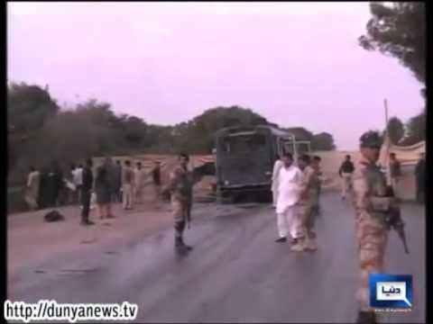 MASAKER NE KARACHI HIDHET NE ERE NJE AUTOBUS ME POLICE 8 VIKTIMA 33 TE PLAGOSUR LAJM