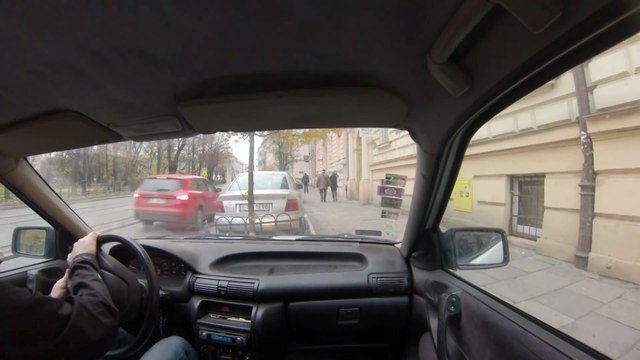 La Technique Polonaise pour se Garer dans des Endroits extrêmement Étroits