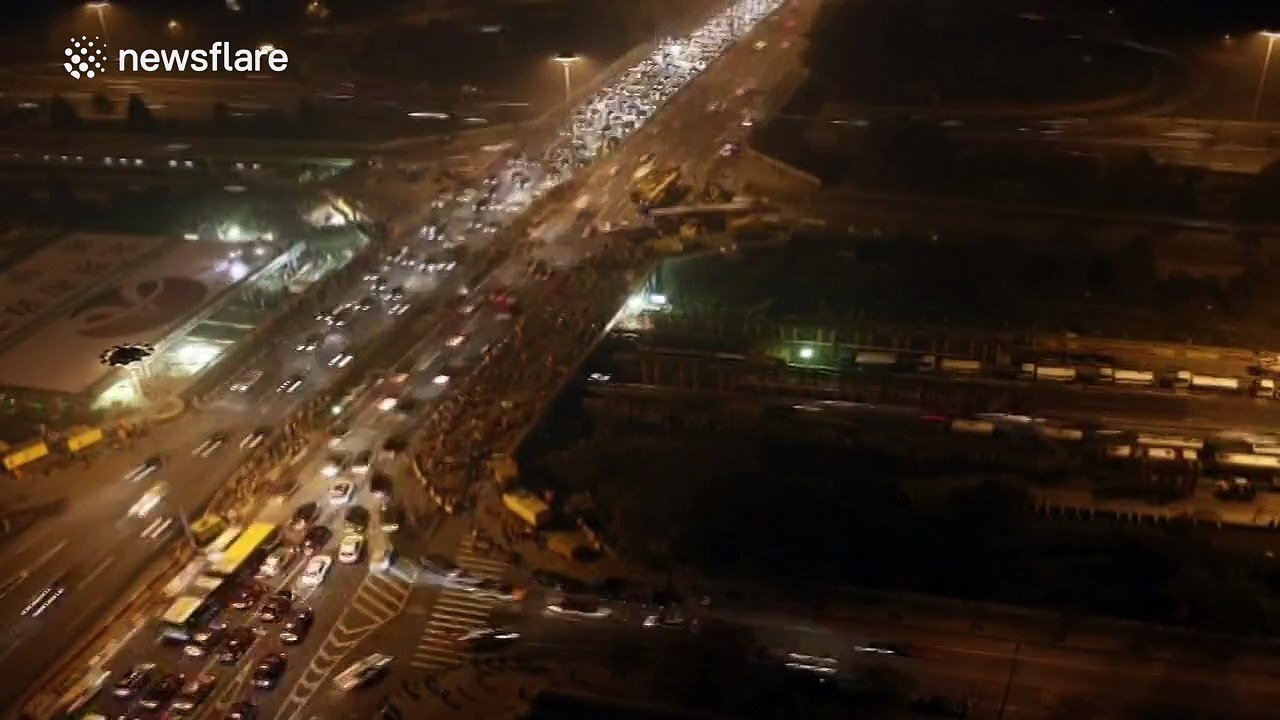 Time-lapse of Beijing's Sanyuan Bridge being retrofitted within 43 hours