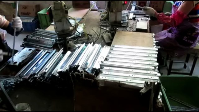 Herrajes para Muebles y Gabinetes - China: Guías Correderas Telescópicas H35, H36, H42 y H45 / Production 4