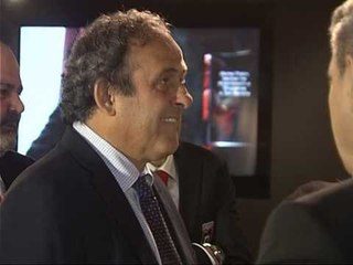 PLATINI NE TIRANE DISKUTON ME EDI RAMEN PER STADIUMIN E RI E FUTBOLLIN NE SHKOLLA LAJM