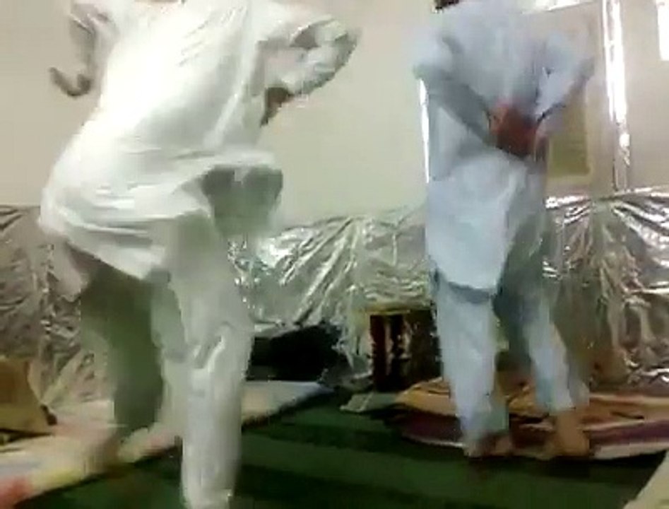Funny pathan dancing   pashto funny dance ogoray