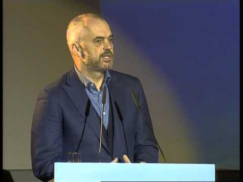LUNGOMARJA NE VLORE PREZANTOHEN 5 PROJEKTET FINALE,I PRANISHEM EDHE EDI RAMA LAJM
