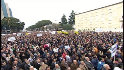 BASHA: "SHQIPERIA NE PROTESTE" FOLI DJE