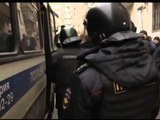 PROTESTAT NE RUSI POLICIA ARRESTON 200 TUBUES TE MBLEDHUR PARA NJE GJYKATE LAJM