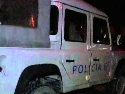 TRITOL POLICISE SERISH SHPERTHIM NE OBORRIN E KOMISARIATIT TE FUSHE KRUJES LAJM