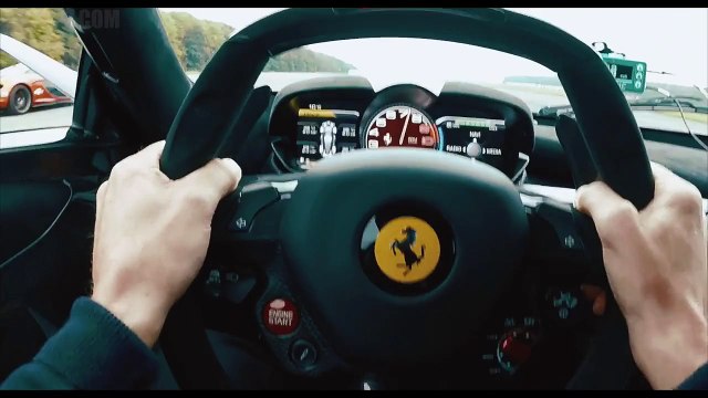 La mise au point entre une McLaren P1, une LaFerrari et une Porsche 918 Spyder