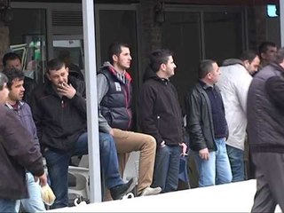 PROTESTA E AUTOBUSEVE DO SHTOHEN ORARET DHE MJETET, TE ZBATOHET LIGJI PER FURGONET LAJM