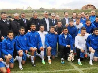 FESTE NE KOSOVE SOT PERBALLJA E PARE DHE HISTORIKE KUNDER KOMBETARES SE HAITIT LAJM