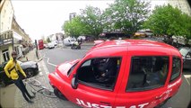 La vidéo d'un accident entre un cycliste et un taxi divise la Grande-Bretagne