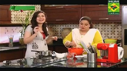 Stupid Girl is Just Showing off During Live Cooking Show ,.
