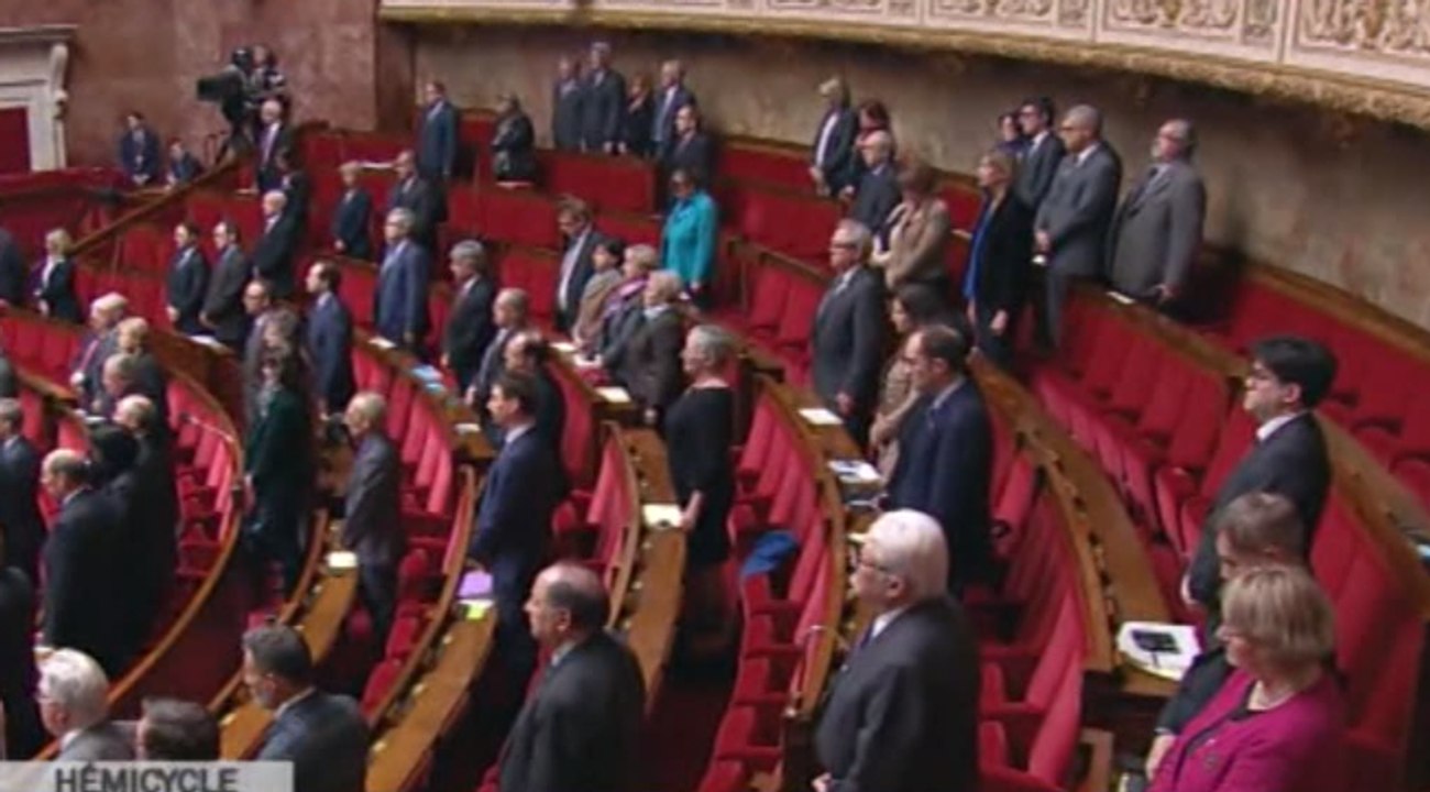 L'Assemblée nationale rend hommage aux victimes de l'explosion à Tunis