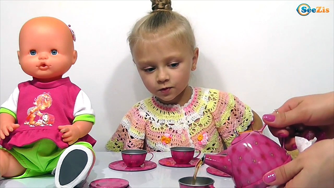 ✔ Кукла Ненуко. Ярослава устраивает чаепитие. Новый набор посуды - Doll Nenuco Tea Time ✔