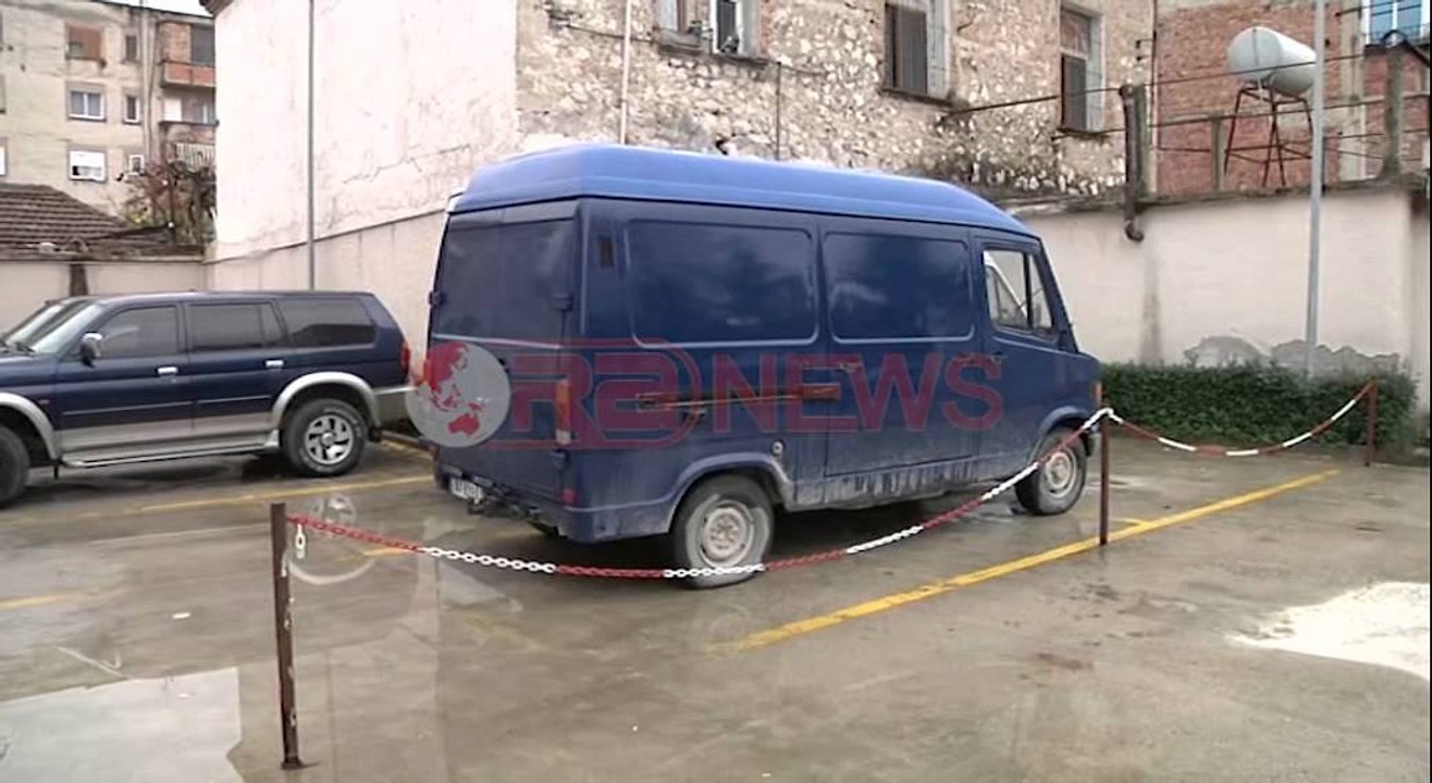 Reagon policia e Vlorës: Furgoni me drogë është i bllokuar - Ora News- Lajmi i fundit