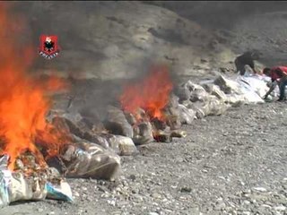 ASGJESOHET DROGA ME DJEGIE POLICIA I VE FLAKEN HEROINES, KOKAINES SI DHE KANABISIT LAJM