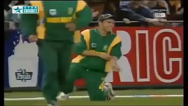 Top 3 Embarrassing Moments of Cricket History - Funny Sports Thing Ever-Funny Videos-Funny Pranks-Funny Fails-WhatsApp