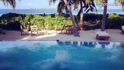 Nicole Scherzinger : bikini, plage et selfies à gogo