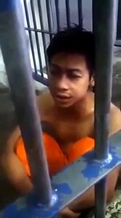 Child -in -Jail reciting (Quran) with- beautiful voice