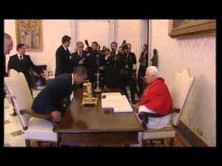 VIZITA NE ITALI OBAMA NE ROME TAKIME ME PAPEN, RENZIN DHE NAPOLITANON LAJM