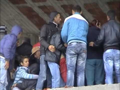 PRISHJA E NDERTIMEVE PA LEJE PENGOHET PUNA E INUK NE RRUGEN MES LEVANIT DHE TEPELENES LAJM