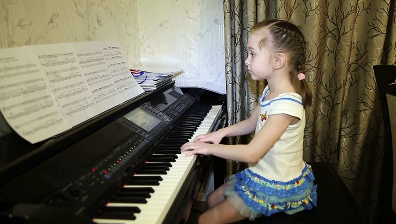 Она вернется. Виктория 6 лет