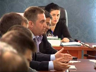 XHIHADISTET,ASHPERSOHET LIGJI DERI NE 10 VJET BURG PER PERSONAT QE LUFTOJNE JASHTE VENDIT LAJM