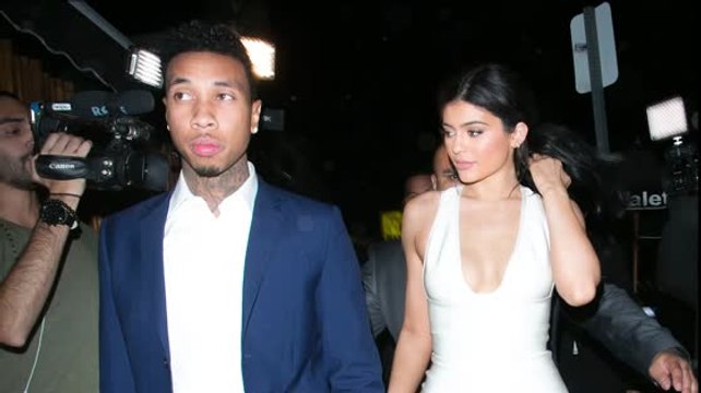 Est-ce que Kylie Jenner présente ses excuses à Tyga avec un gâteau ?