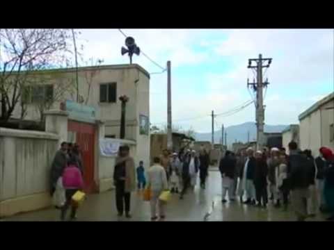 ZGJEDHJET NE AFGANISTAN 7 MILIONE MOREN PJESE NE VOTIME VETEM NJE I VRARE TE SHTUNEN LAJM