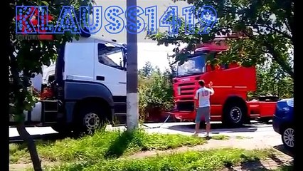 Driver Fails Turn WORST Semi Truck Driver EVER