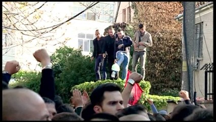 PROTESTUESIT: JA PROVAT E DHUNES POLICORE