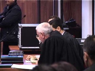 KTHESE NE GJYQIN E FRROKUT BASHKESHORTJA E KOMISAR LAMAJT POHON SE KISHIN KOFLIKTE LAJM