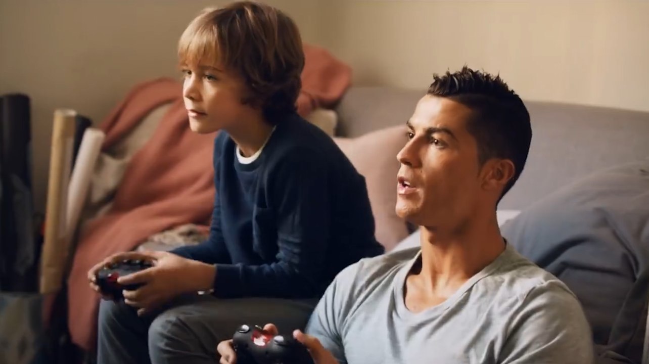 Cristiano Ronaldo gentiment moqué dans une publicité
