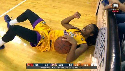 Un spectateur déverse volontairement sa bière sur Marcus Thornton