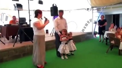 Девочка удивила всех гостей