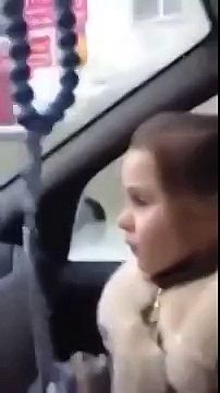 Дочка объясняет отцу, что НЕЛЬЗЯ ругать маму