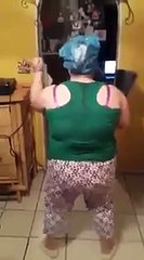 Grosse qui danse avec son ballet