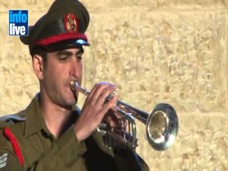 PERKUJTOHET HOLOKAUSTI NISIN NE IZRAEL DHE NE MBARE BOTEN DITET E KUJTESES LAJM