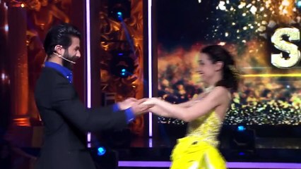 النجمة كوشي ترقص معة نجم بوليود شاهد كبور رومنسية