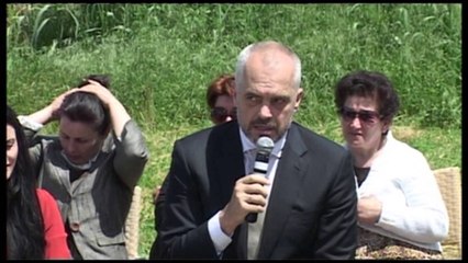 RAMA TAKIM ME FERMERET NE FIER, U SHPERNDAN CERTIFIKATAT E PRONESISE