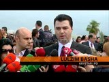 Shqiptarët nderojnë dëshmorët - Top Channel Albania - News - Lajme