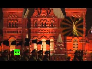 FITORJA MBI NAZIZMIN USHTRIA RUSE E PERKUJTON ME PARADE NE SHESHIN E KUQ NE MOSKE LAJM