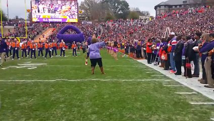 Clemson football player proposes on 2015 Senior Day - Part 1