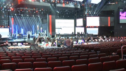 Meghan Trainor And 5 Seconds Of Summer Behind The Scenes