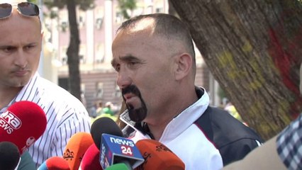 PROTESTUESIT MBESHTESIN GREVEN E URISE