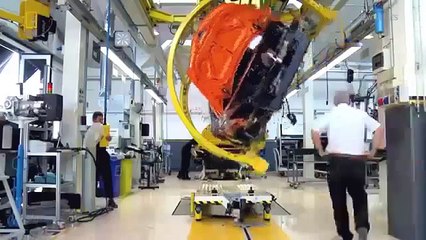 Lamborghini Aventador / Megafactories (National Geographic)