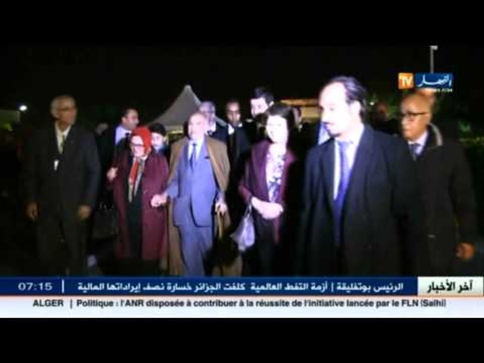 وقفة ترحم على أرواح شهداء أول نوفمبر بمقام الشهيد