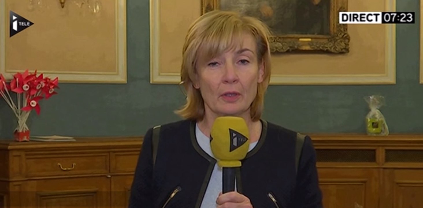 «C'est à la police fédérale de pouvoir identifier les personnes et les arrêter», rappelle la bourgmestre de Molenbeek