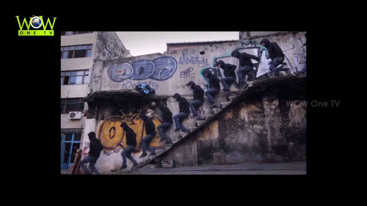 Weird Man Climb down Steps | Amazing Endless Loop | Trick Photography and Special Effects