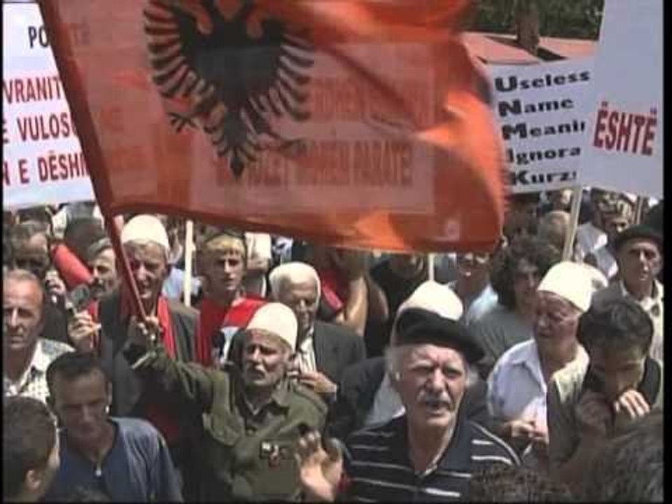 KREU I "VETEVENDOSJE" HISTORIA DHE PROFILI I LIDERIT TE KESAJ PARTIE ALBIN KURTI LAJM